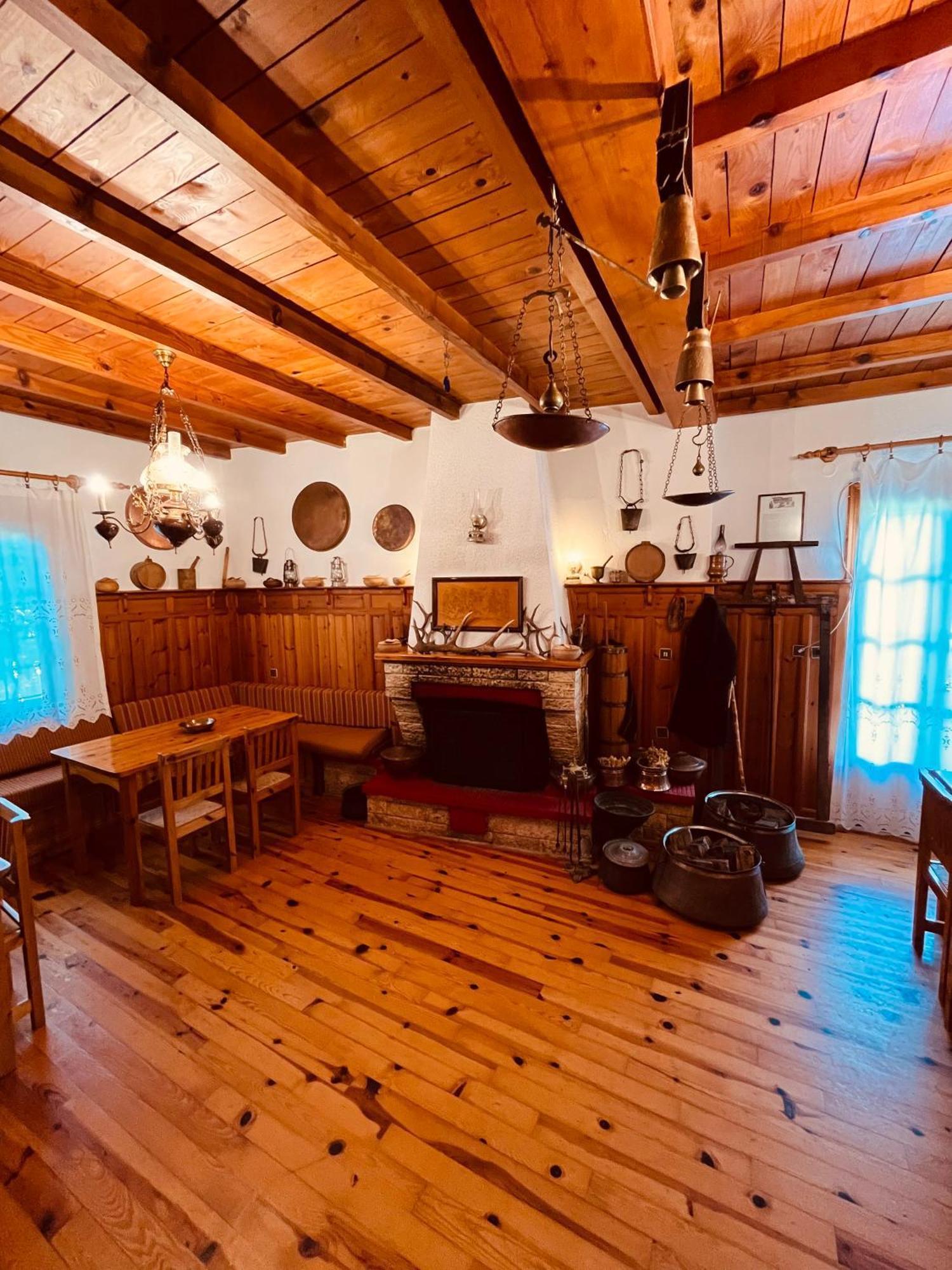 9Mouses Chasiotis Guest House Ampelakia Exterior photo
